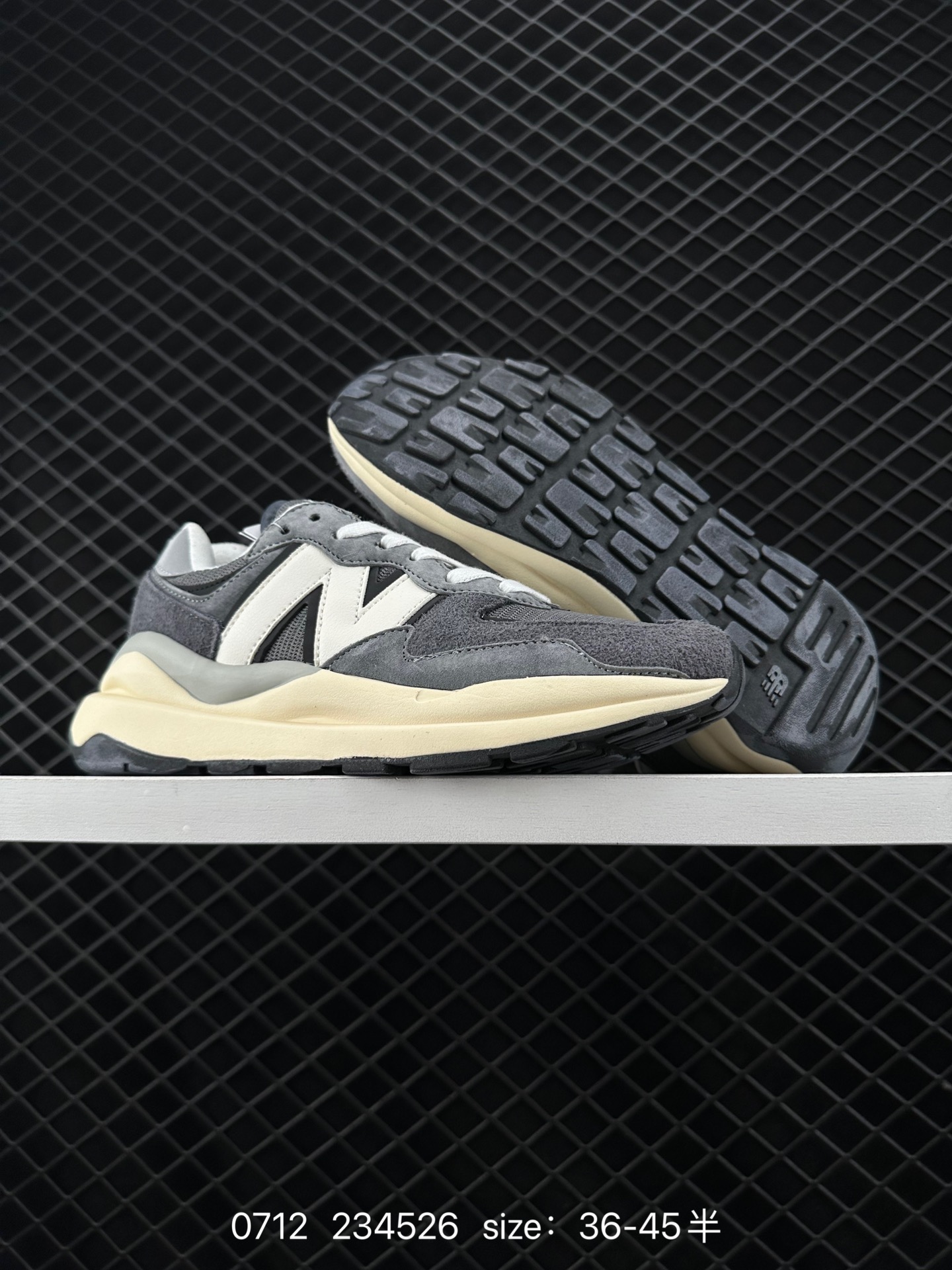 NewBalance  NB5740